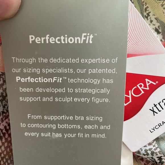 NWT Coco Reef Floral Print Women's Swim Top - Picture 9 of 10